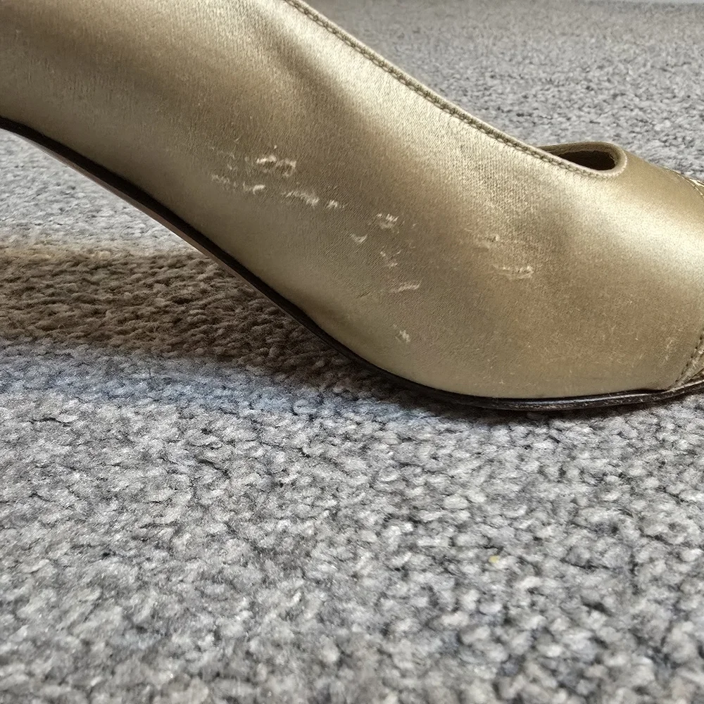 St John Made In Italy Gold Satin Sequin Toe Cap Pumps Size 7